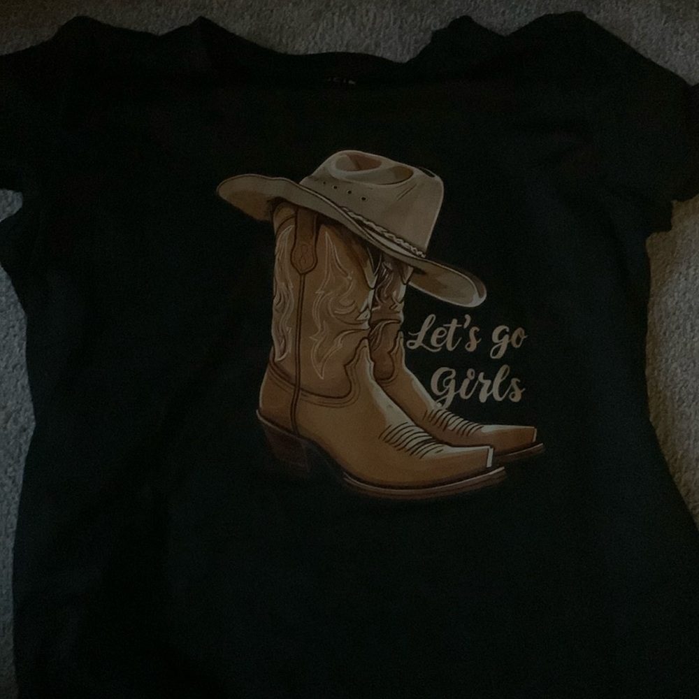 Cute tshirt. Does run small